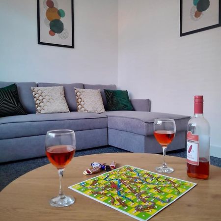3-Bed Home From Home, Sleeps 6, Great For Contractors, Close To Gulliver'S Valley Theme Park, Free Parking, Hot Tub, Couple Retreat Sheffield Ngoại thất bức ảnh