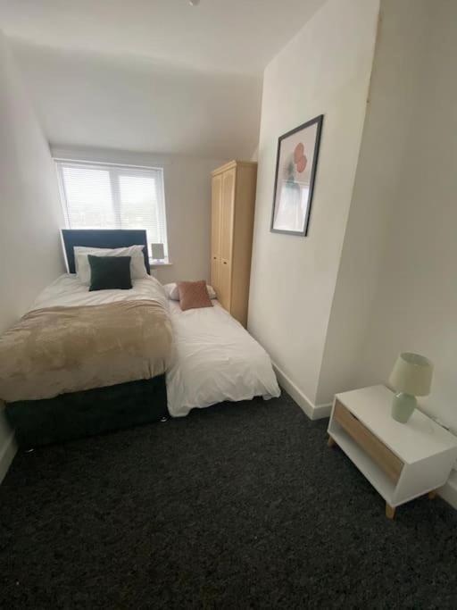 3-Bed Home From Home, Sleeps 6, Great For Contractors, Close To Gulliver'S Valley Theme Park, Free Parking, Hot Tub, Couple Retreat Sheffield Ngoại thất bức ảnh