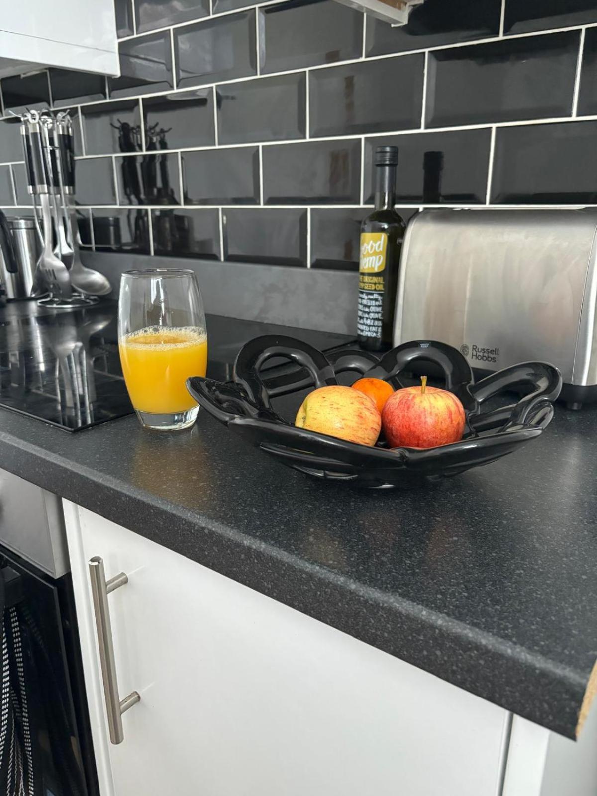 3-Bed Home From Home, Sleeps 6, Great For Contractors, Close To Gulliver'S Valley Theme Park, Free Parking, Hot Tub, Couple Retreat Sheffield Ngoại thất bức ảnh